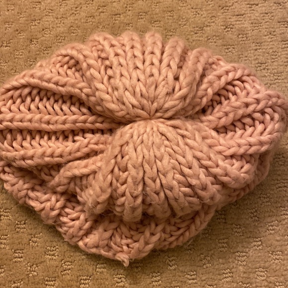 Forever 21 Blush pink wool knit beanie hat - Picture 4 of 4